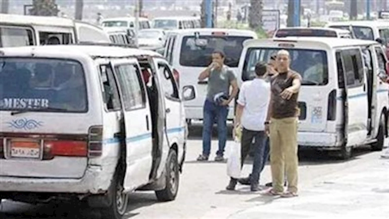ضبط سائق ميكروباص بدون رخصة بعد مشادة مع ركاب بالجيزة