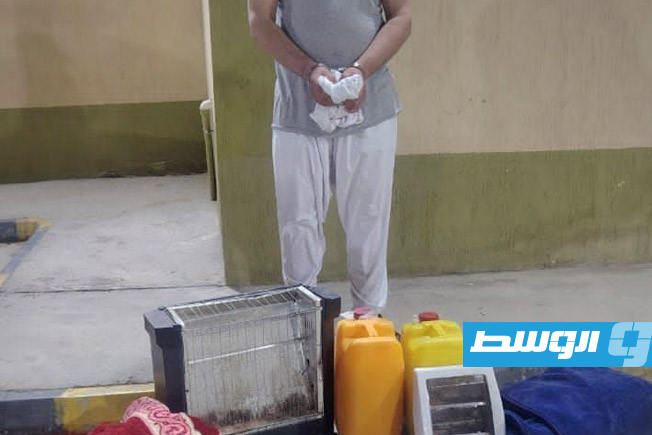 ضبط شخص يُصنّع الخمور داخل منزله في سوكنه