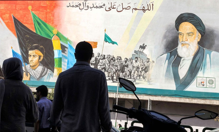 نهاية سبعة وأربعين عاما من تصدير الثورة