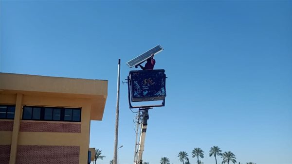 مياه القناة تطلق خطة تركيب كشافات الطاقة الشمسية بمحطتي مياه المستقبل وأبوصوير
