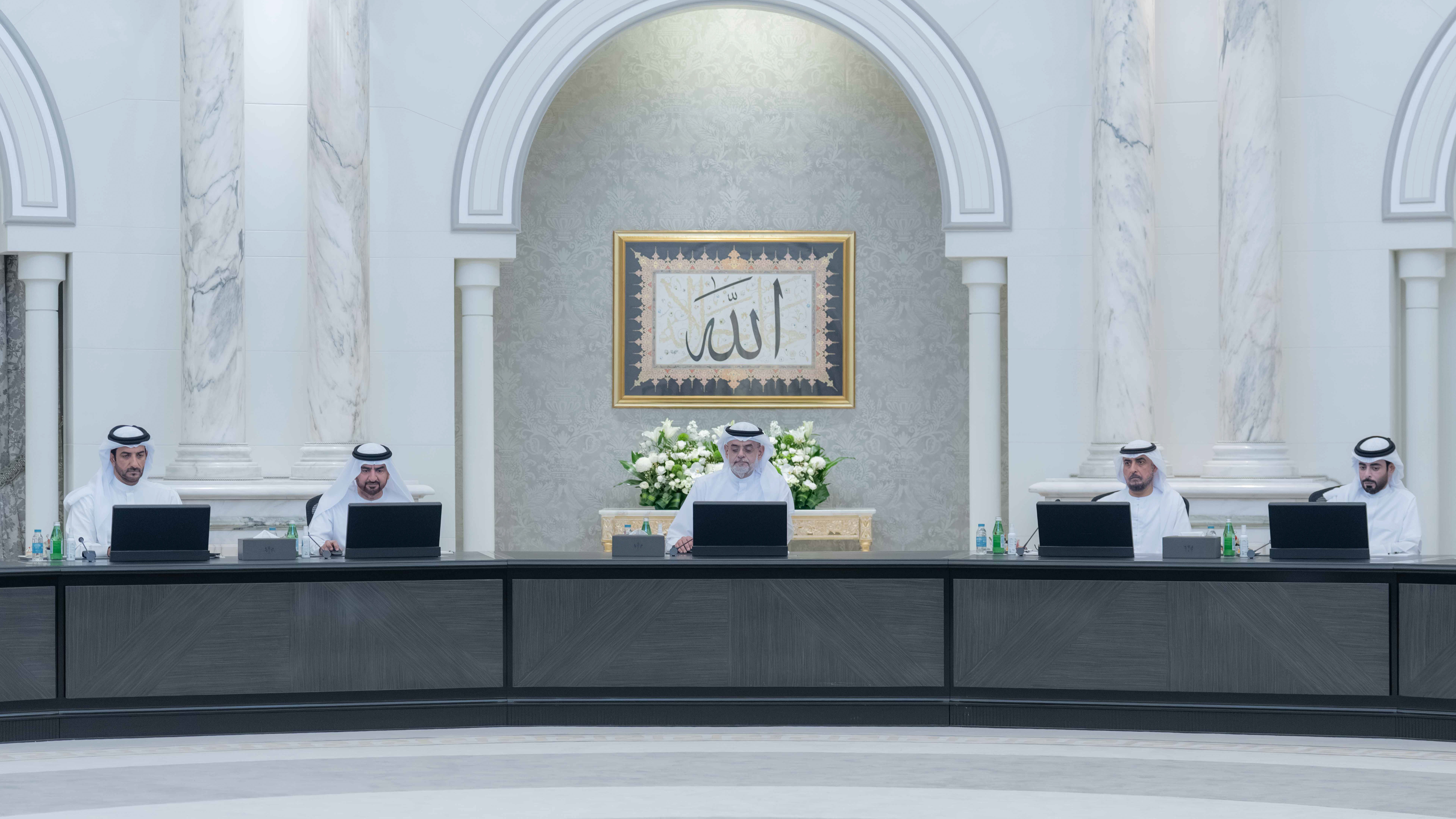 "تنفيذي الشارقة" يشكل اللجنة الدائمة لفاقدي الرعاية الاجتماعية