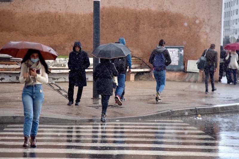 ستهم 16 إقليما.. أمطار ورياح قوية الخميس والجمعة في المغرب