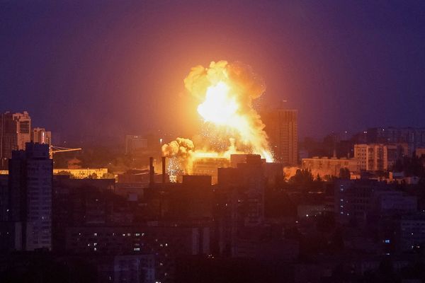 مقتلُ أربعة أشخاص وإصابة العشرات في هجوم روسي على أوكرانيا