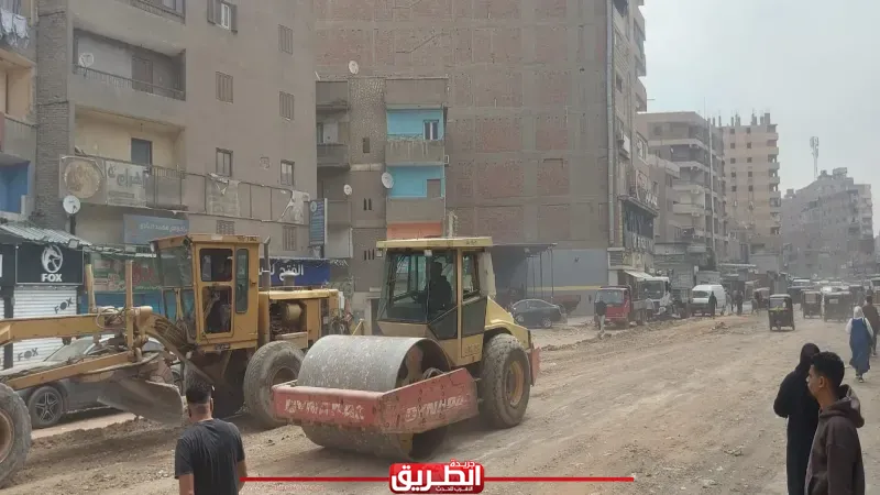 الأنصاري يتابع أعمال تطوير ورفع كفاءة ورصف طريق ناهيا في بولاق الدكرور