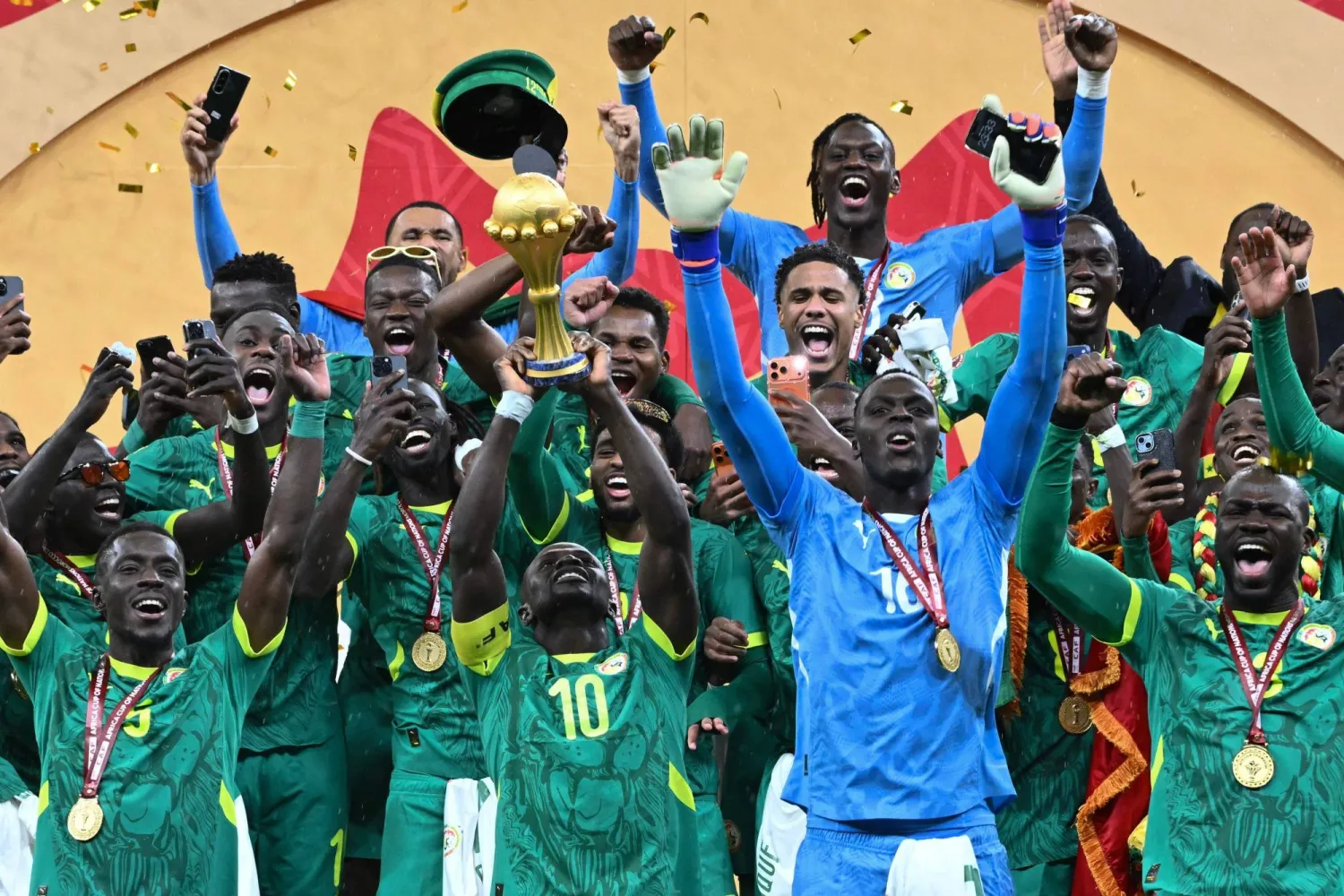 السنغال تطعن ضد قرار «كاف» بسحب كأس الأمم ومنحه للمغرب… وتلجأ لـ«كاس»