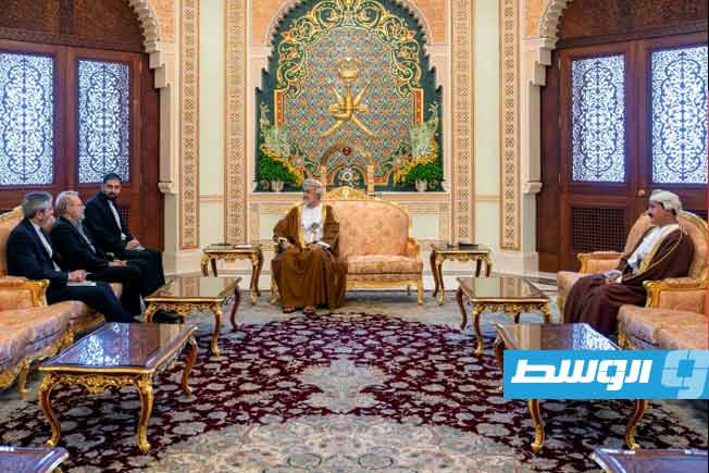 سلطان عُمان يبحث مع لاريجاني «مستجدات المفاوضات الإيرانية