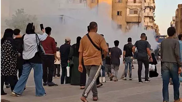 ماس كهربائي يتسبب في حريق كشك بحي الأربعين بالسويس (صور)
