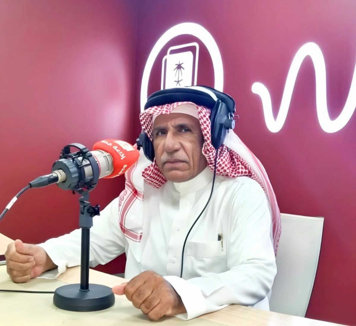 المخلص فريد.. سيرة إعلامية تُقرأ بالوفاء وتُكتب بحبر المهنية