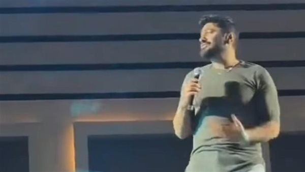 تامر حسني يشعل حفل "ليالي مصر" بحضور جماهيري "كامل العدد" (صور)