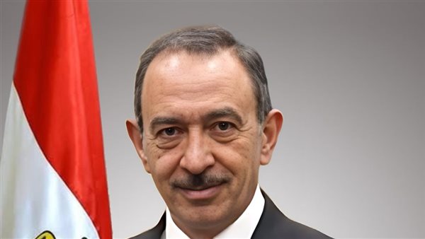 محافظ سوهاج يهنئ هاتفيًا الفائزة بلقب الأم المثالية لعام 2026