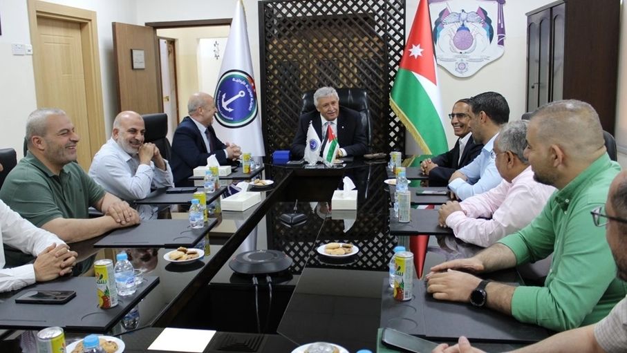 القطامين يتفقد قطاعي النقل البحري والبري في العقبة