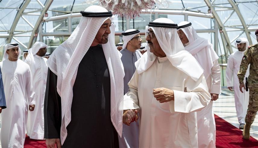محمد بن زايد وأمير الكويت يبحثان العلاقات الثنائية والقضايا الإقليمية