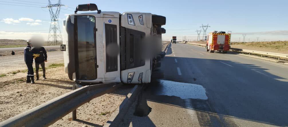 انحراف 3 شاحنات بفعل الرياح بالجلفة