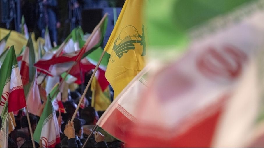 نواب من حزب الله يهاجمون التدخل الأمريكي ويؤكدون دعم إيران لمطالب لبنان