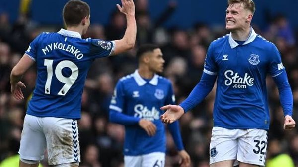 إيفرتون يضرب بيرنلي بثنائية نظيفة في الدوري الإنجليزي
