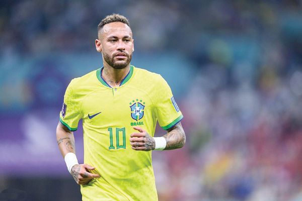 نيمار يعود للمنتخب البرازيلي بعد غياب طويل