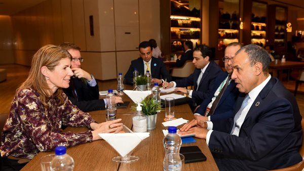 عبد العاطي يطلع وزيرة الشؤون الأفريقية البريطانية على تطورات الأوضاع في السودان والصومال