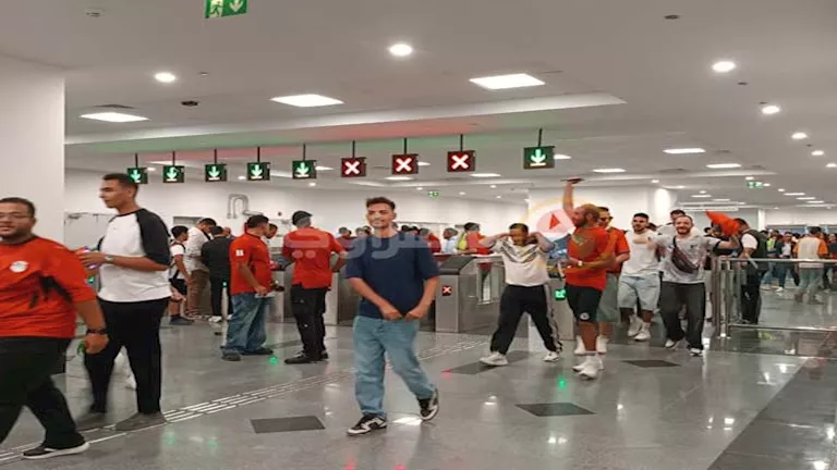توافد كثيف للجماهير إلى مونوريل استعدادًا لمتابعة مباراة مصر وأستراليا