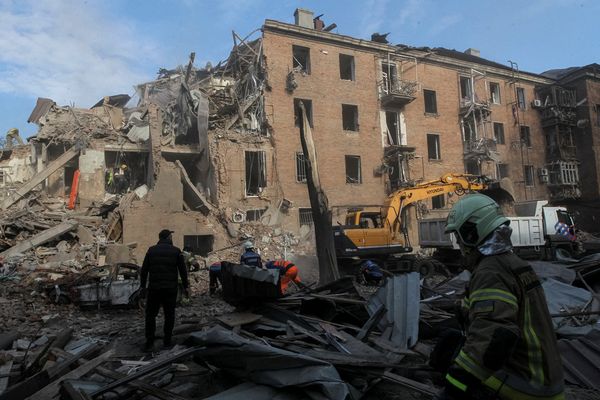 قتيلان و21 جريحًا في هجوم روسي على دنيبرو الأوكرانية