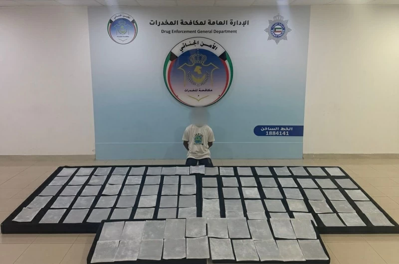«ترند إجرامي» في الكويت.. حيلة شيطانية لتهريب المخدرات في الأوراق