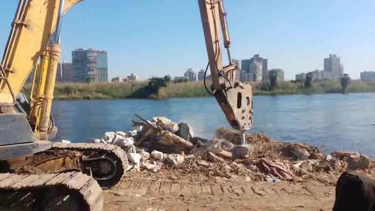 إزالة (٢٨) تعدي على فرع رشيد بمركز كوم حمادة