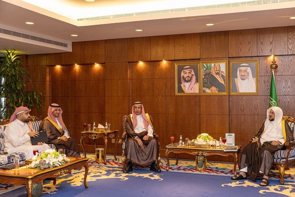 عمارة المساجد وتعزيز الهوية الحضارية في لقاء آل الشيخ والرئيس التنفيذي لملكية الرياض