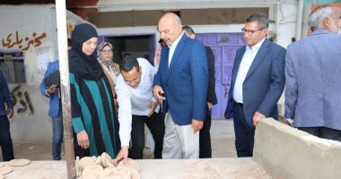 محافظ السويس يفاجئ مخبز ومستودع بوتاجاز بمدينة 24 أكتوبر