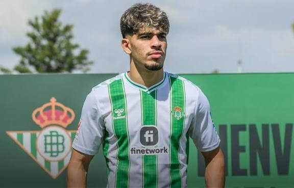 باريس يراقب الزلزولي.. صفقة محتملة في الأفق