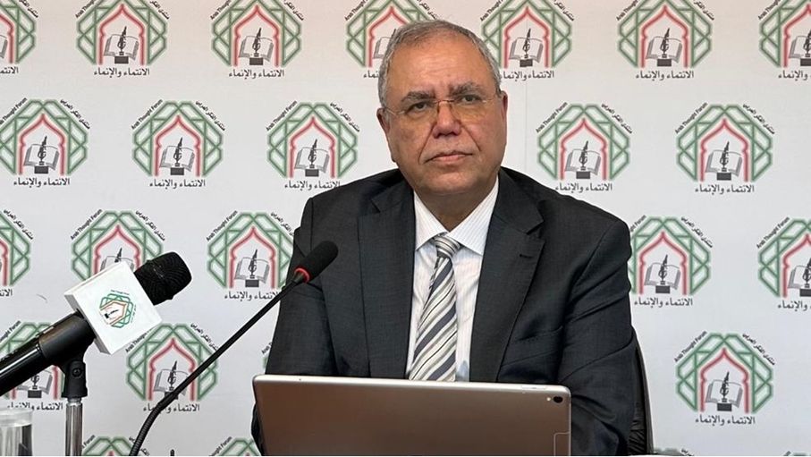 المفكر عبدالله إبراهيم في "الفكر العربي": الاستشراق أسهم بدعم التجربة الاستعمارية