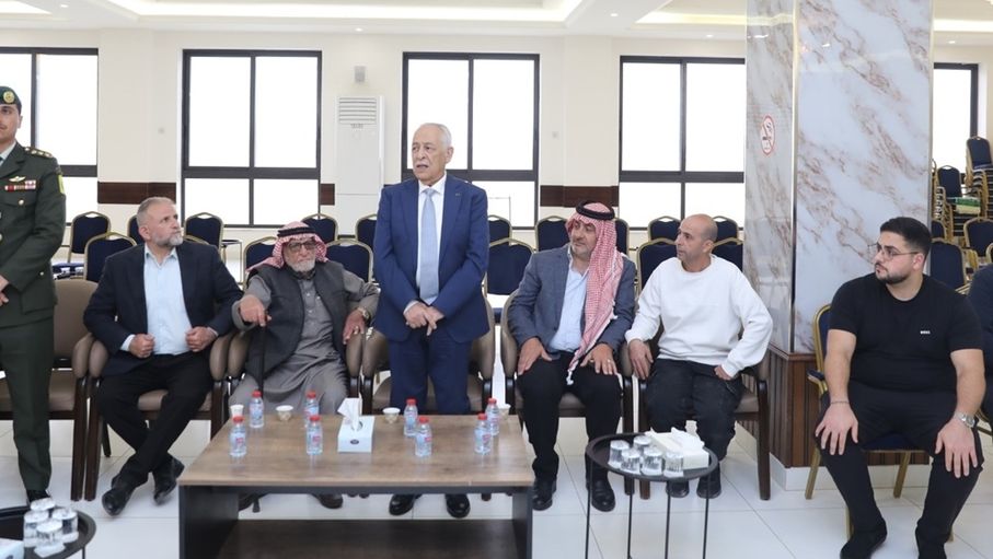 مندوبا عن الملك وولي العهد.. العيسوي يعزي عشيرة الشواورة والمحتسب