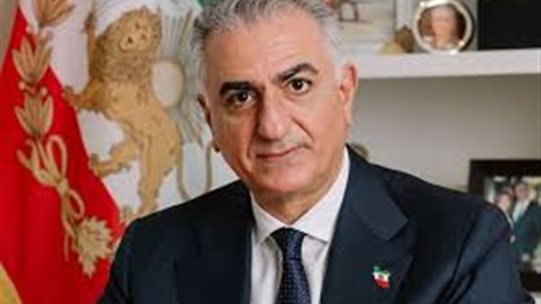 رضا بهلوي العائد من غياهب النسيان، بديل جاهز أم رهان على لحظة يأس تبحث عن أي عنوان للتغيير؟ "سي إن إن": يفتقر الكاريزما ولديه علاقات قوية مع نتنياهو