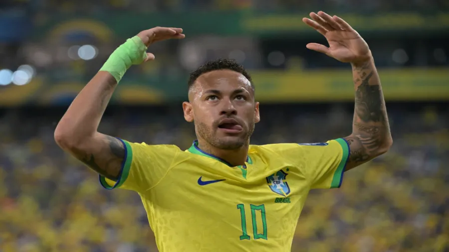 إصابة نيمار تبعده عن وديات البرازيل وتهدد مشاركته في افتتاح كأس العالم