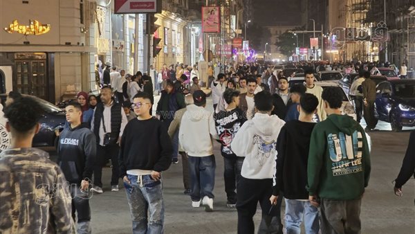 زحام كثيف بوسط البلد في أول أيام عيد الفطر (صور)