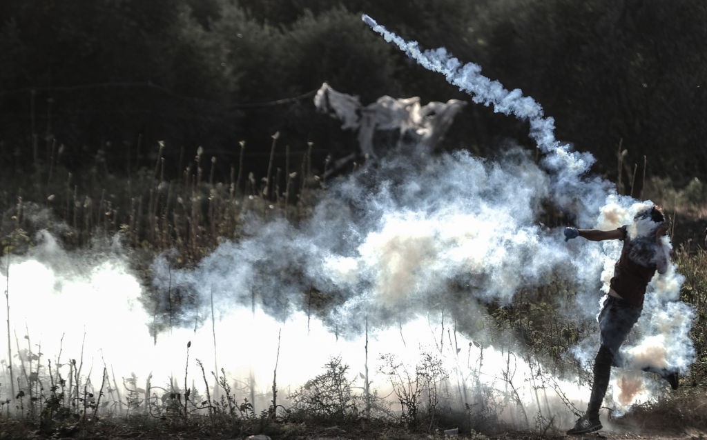 القنابل الصوتية تحاصر أهالي قرى جنوب لبنان