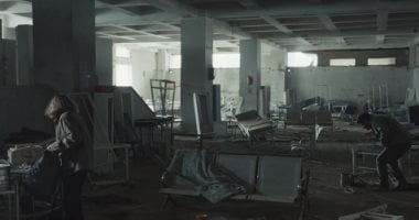 مسلسل صحاب الأرض الحلقة 6.. منة شلبى وإياد نصار بين أنقاض أحد المستشفيات