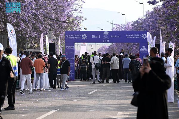 أكثر من 1500 مشارك ومشاركة في ماراثون الجاكاراندا بأبها