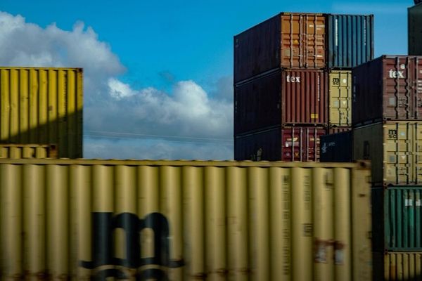 "موانئ" تمدد إعفاء الحاويات بميناء ينبع إلى 20 يوماً