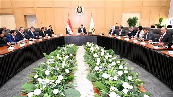 وزير الصناعة: حريصون على النهوض بقطاع السيراميك ورفع نسبة المكون المحلي في منتجاته