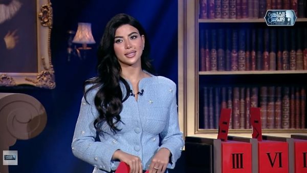 «كان هيسحب ملفي».. كارولين عزمي تكشف سبب رفض والدها للتمثيل|فيديو