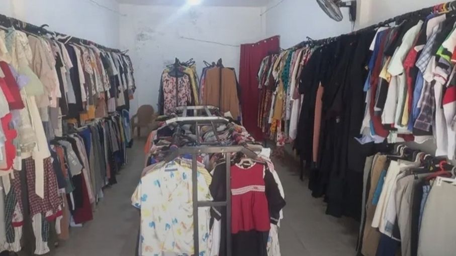 جرش.. محال "البالة" الوجهة الأكثر إقبالا مع قرب عيد الأضحى