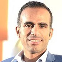 المنتقلون للعاصمة وأوائل الخريجين على باب الحكومة!