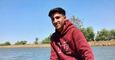 صياد فجرا وفى المدرسة صباحا.. رحلة كفاح طالب فى الشرقية "صور"