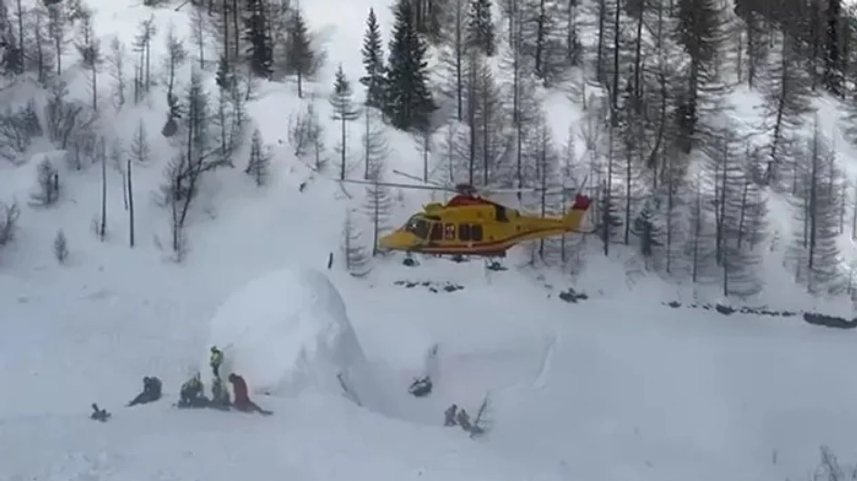 مصرع متزلجين اثنين وإصابة آخر بانهيار جليدي في جبال الألب الإيطالية