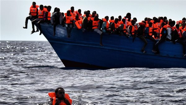 المشدد وغرامة، عقوبة التوسط لتهريب المهاجرين وفقا للقانون