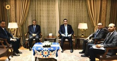 وزير الرياضة يهنئ اتحاد الملاكمة ببرونزية بطولة العالم