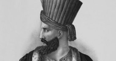 سعيد الشحات يكتب: ذات يوم.. 2 مايو 1805.. الجماهير فى الشوارع ضد الوالى خورشيد باشا.. علماء الأزهر يضربون عن إلقاء الدروس والدكاكين والأسواق تقفل أبوابها والأهالى يرجمون المحافظ بالحجارة