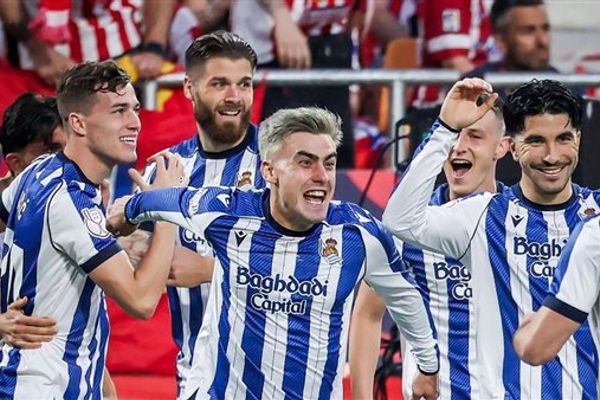 ريال سوسيداد يهزم أتلتيكو مدريد ويتوج بطلًا لكأس ملك إسبانيا