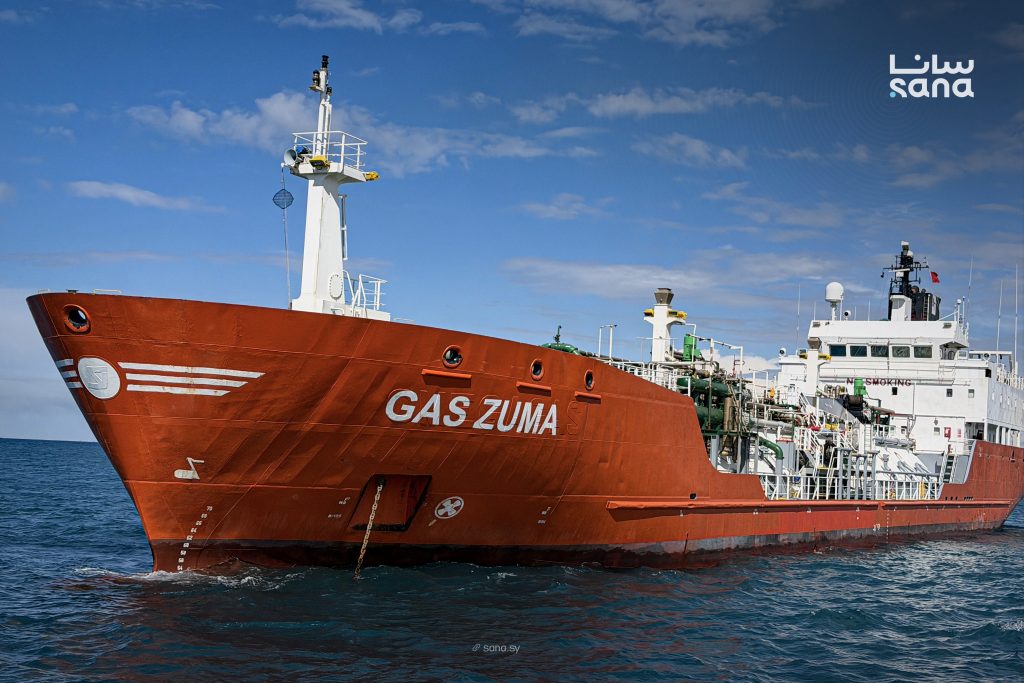 وصول ناقلة جديدة محملة بالغاز المنزلي إلى سواحل بانياس