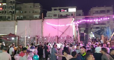 روحانيات وتلاوات قرآنية وابتهالات.. الطرق الصوفية تحيى الليلة الختامية لمولد العارف بالله فى سوهاج.. آلاف المريدين يحولون ساحة المسجد لمشهد إيمانى مهيب.. وأجواء عامرة بحلقات الذكر وموائد الطعام