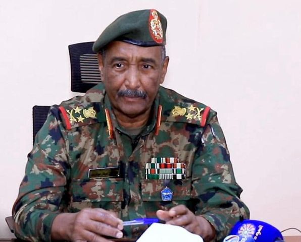 البرهان يفاجئ الجميع بشأن استقالة